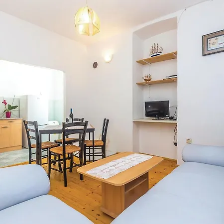 Stunning In With Kitchen Crikvenica