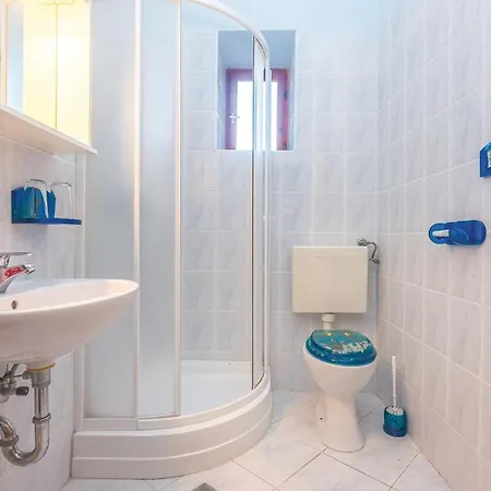 Stunning In With Kitchen Apartman